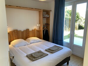 3 عدّة غرف نوم ومكواة/لوح كي وواي فاي مجانًا وملاءات أسرّة