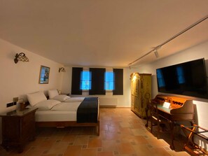 1 slaapkamer, een bureau, wifi, beddengoed