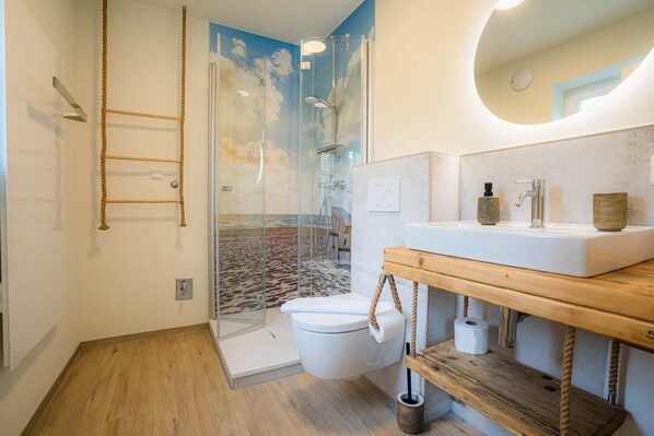 Unclassified image, 1 of 15, button