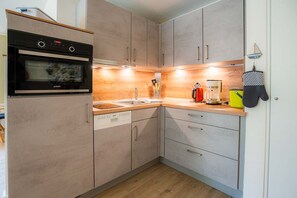 Køleskab, ovn, opvaskemaskine