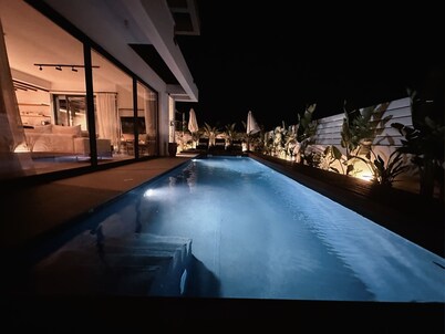 Lora Pearl Luxury Villa By Louis Hotels