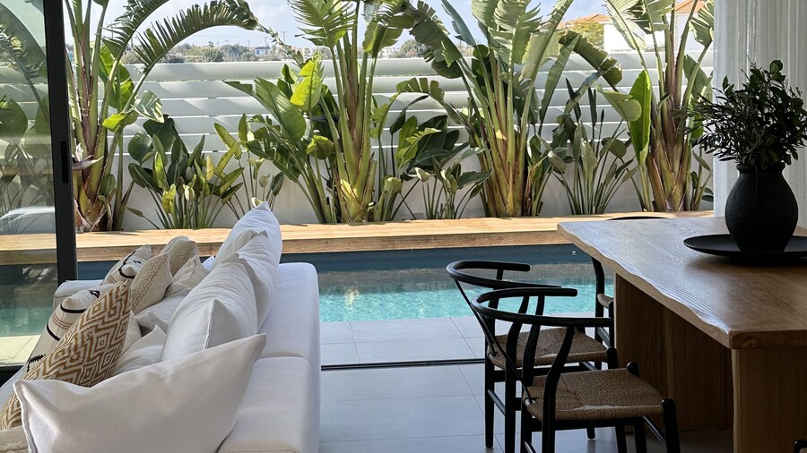 Lora Pearl Luxury Villa By Louis Hotels