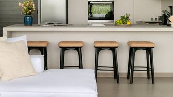 Vila | Dapur pribadi | Lemari es, microwave, oven, dan kompor