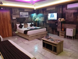 Suite | Individually furnished, free WiFi, bed sheets - Hotel Ganesh Palace (Rameshwaram)