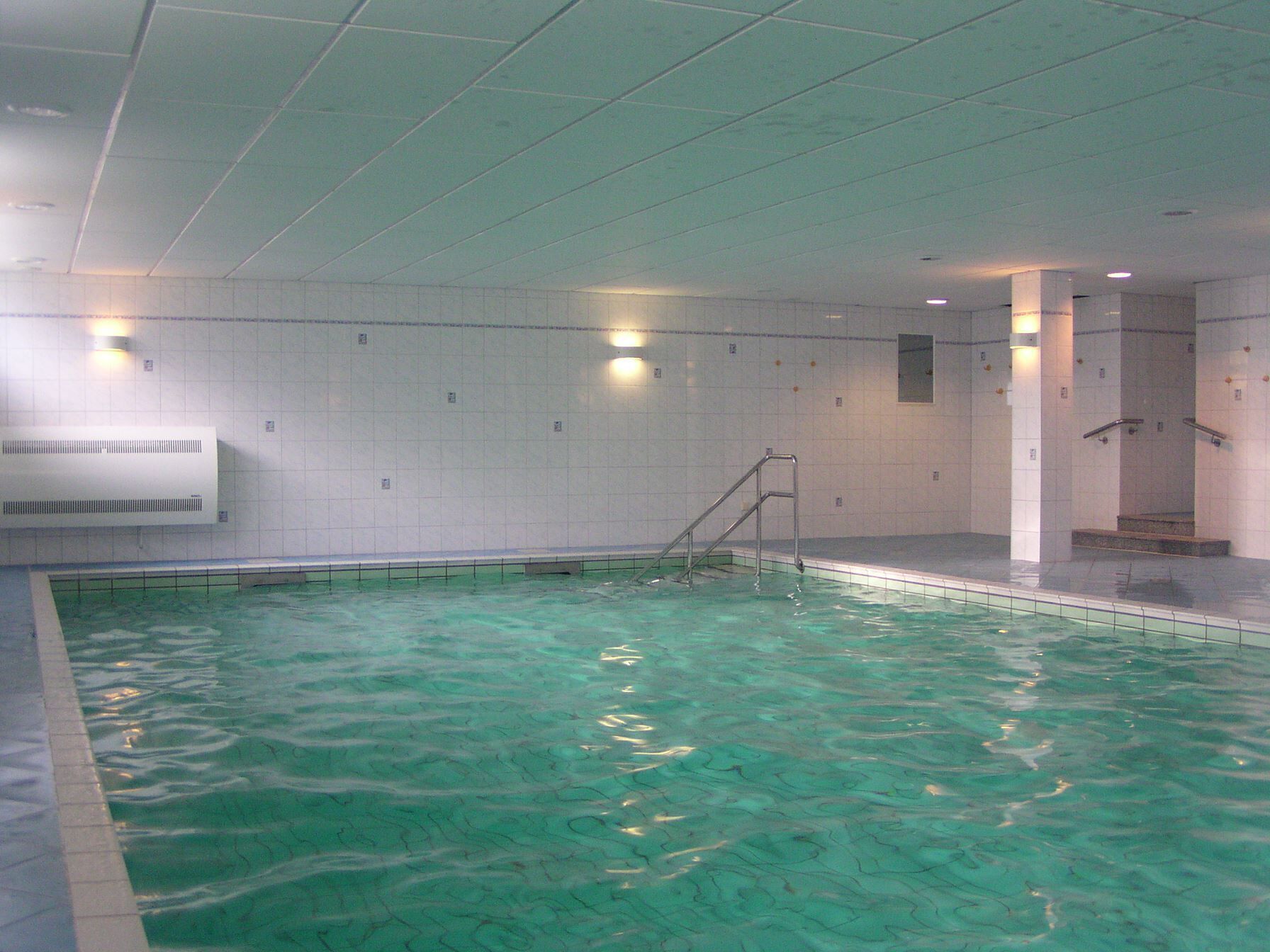 Innenpool, beheizter Pool