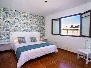 4 chambres, fer et planche à repasser, Wi-Fi, draps fournis