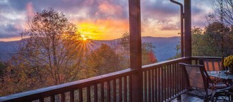 Ranch Home w/ Rolling Hill Views & Hot Tub