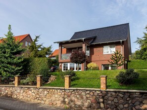 Unclassified image, 5 of 18, button