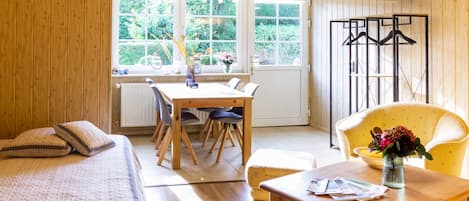 2 Schlafzimmer, Reisekinderbett, WLAN