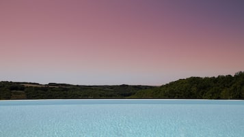Innenpool, Außenpool
