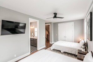 5 bedrooms, iron/ironing board, WiFi (free), bed sheets