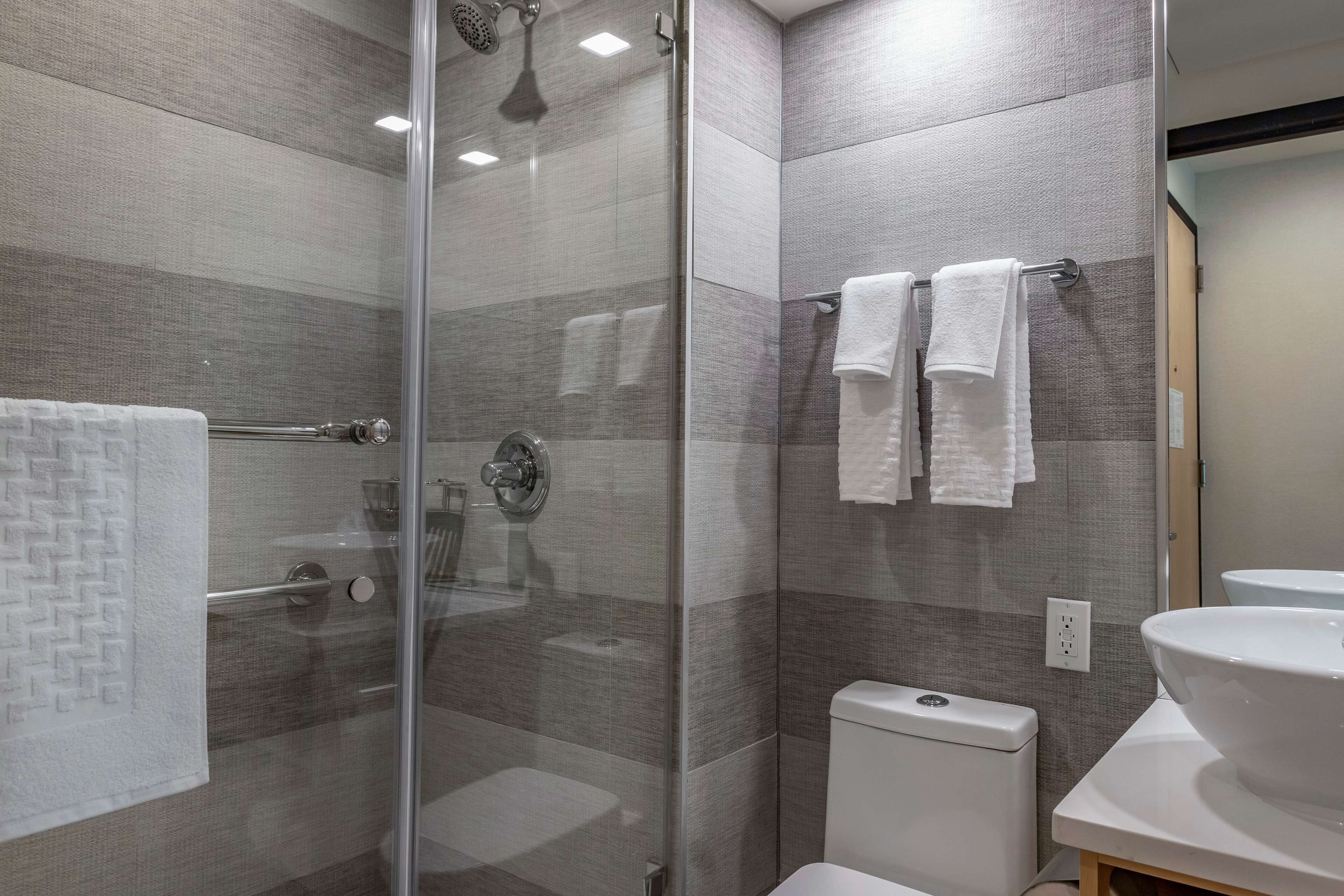 Photo - Best Western Plus Soho Hotel