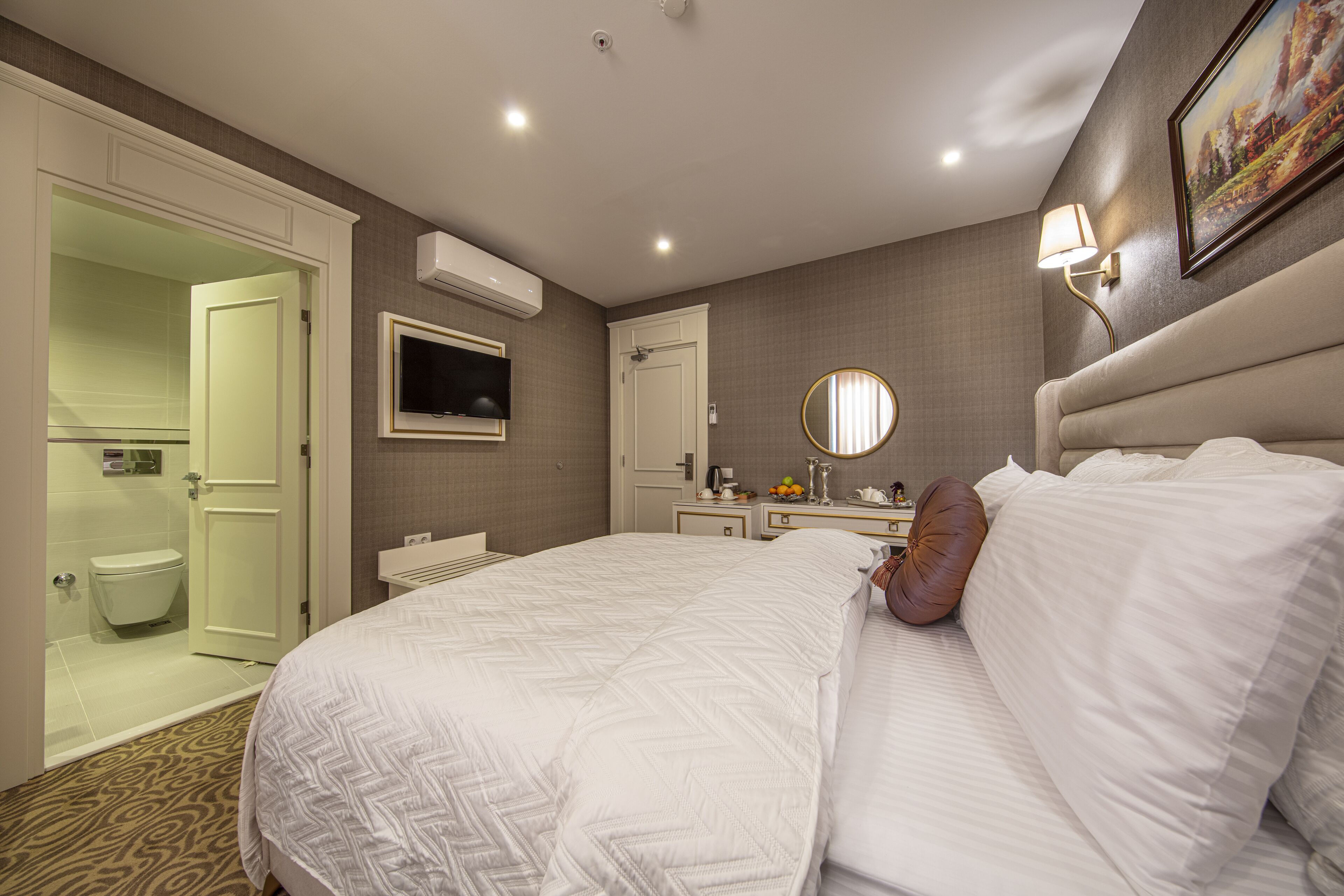 Photo - Mr BEYAZ HOTEL