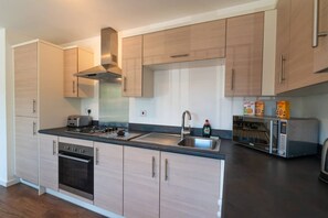 Executive-Apartment | Eigene Küche | Kühlschrank, Ofen, Herdplatte, Toaster