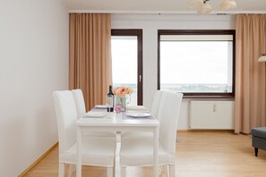 Departamento, 2 habitaciones, balcón, vista al mar | Servicio a la habitación