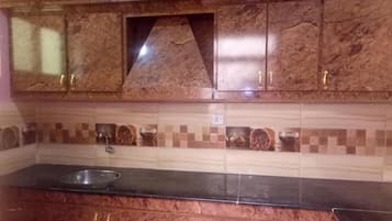 Standard Double Room | Shared kitchen