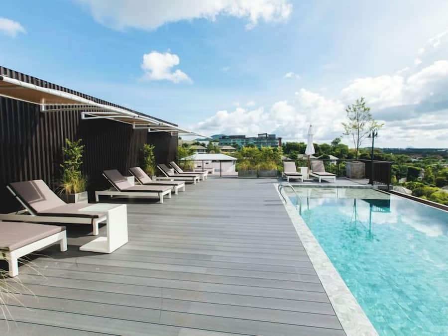 Outdoor pool, open 7:00 AM to 7:00 PM, pool umbrellas, sun loungers