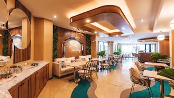 Paikallinen ja kansainvälinen keittiö