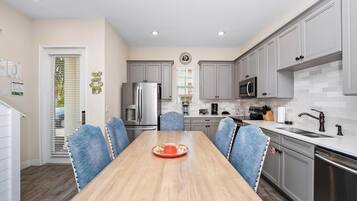 Refrigerador, horno, parrilla de estufa y lavavajillas