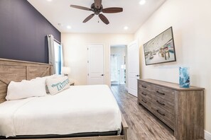 4 habitaciones, tabla de planchar con plancha, wifi y ropa de cama