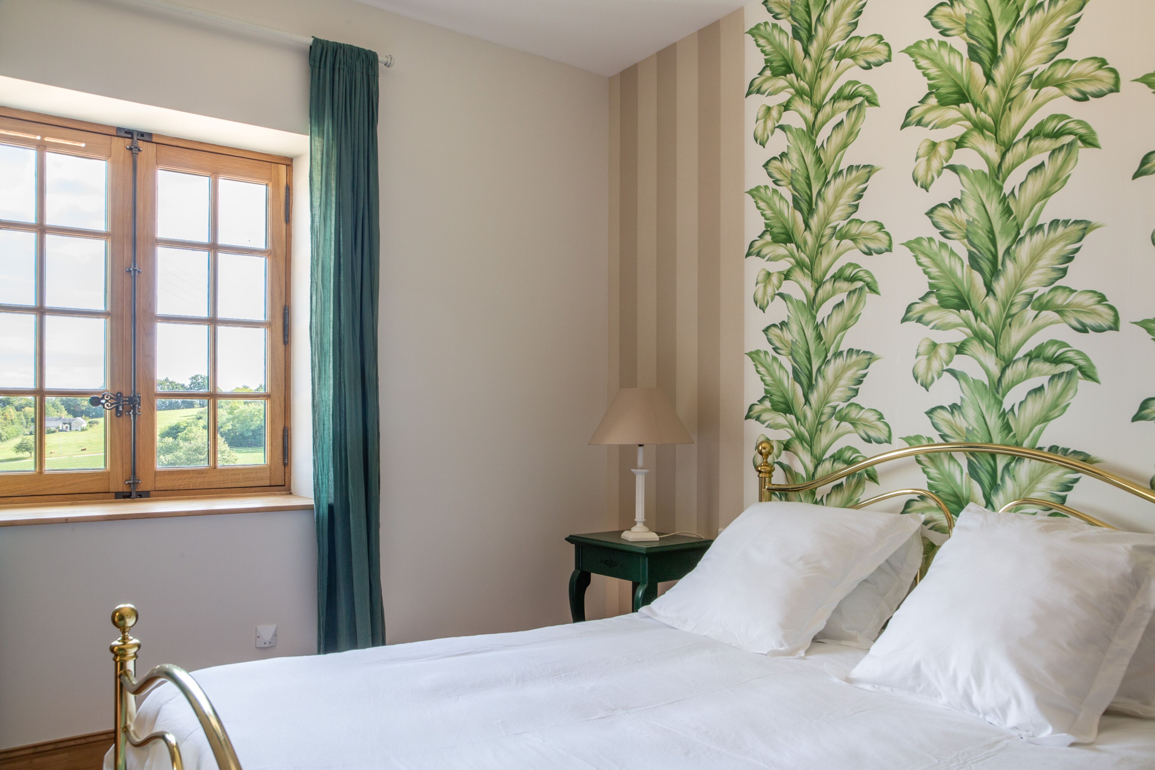 6 chambres, fer et planche à repasser, draps fournis