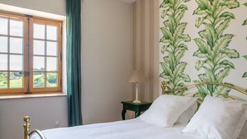 6 chambres, fer et planche Ă repasser, draps fournis