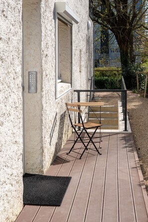 Outdoor dining - A little bit of greenery and calm in the middle of the city! The 1st. (La Roche-sur-Yon)