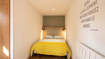 1 chambre, bureau, fer et planche à repasser, Wi-Fi gratuit