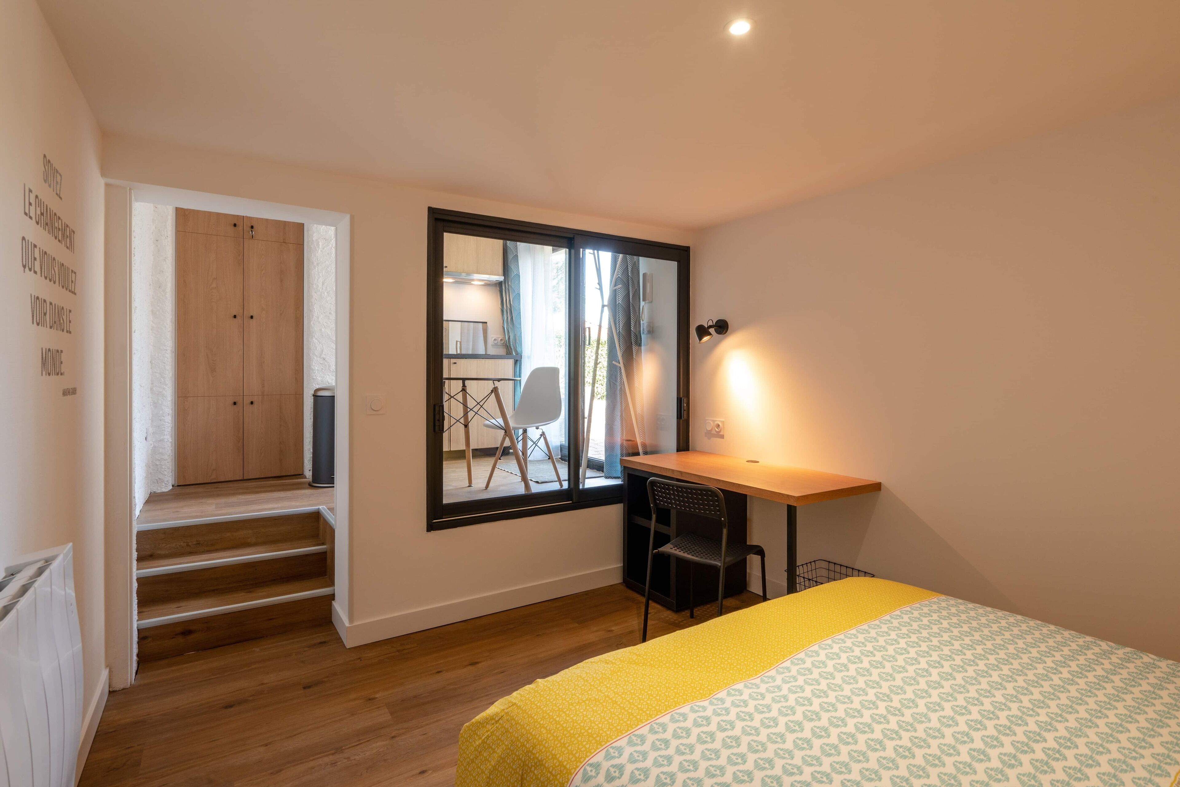 1 chambre, bureau, fer et planche à repasser, Wi-Fi gratuit