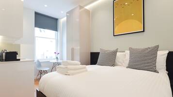 Small Standard Studio | 1 sovrum, allergitestade sÀngklÀder och strykjÀrn/strykbrÀda