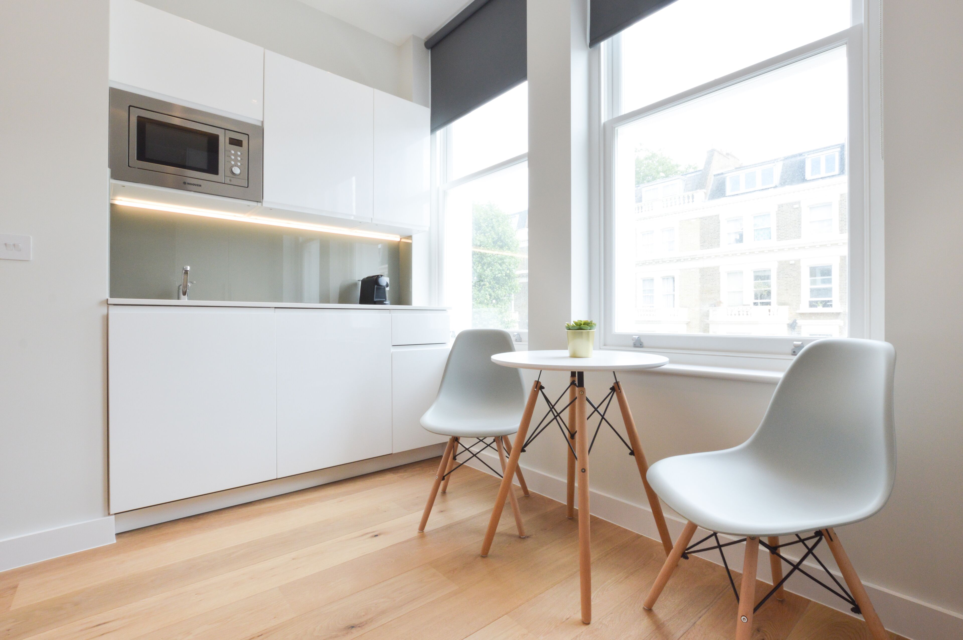 Studiosuite – standard | Eget kjøkken | Minikjøleskap, mikrobølgeovn, kokeplater og espressomaskin