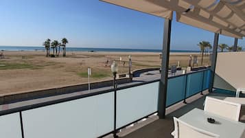 In-room safe, desk, laptop workspace, blackout drapes