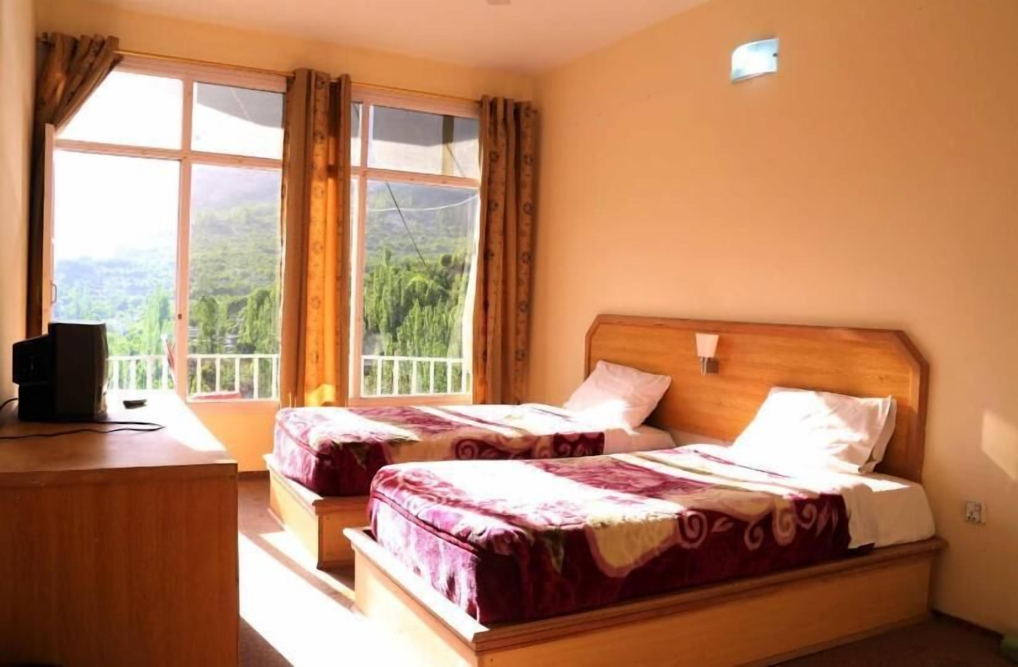 Deluxe Double Room | Desk, blackout curtains, soundproofing, free WiFi