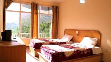 Deluxe Double Room | Desk, blackout curtains, soundproofing, free WiFi