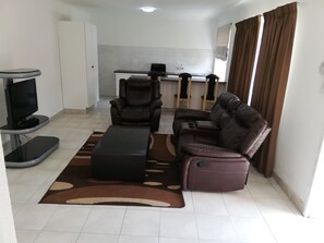 Interior - Charnom Luxurious accommodation with cctv and electric fence (Germiston)