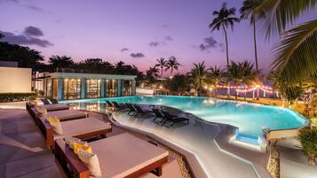 Außenpool, Liegestühle