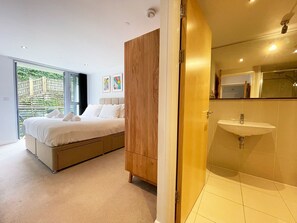 2 Schlafzimmer, Bügeleisen/Bügelbrett, Internetzugang