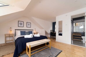 4 habitaciones, escritorio, tabla de planchar con plancha y wifi 