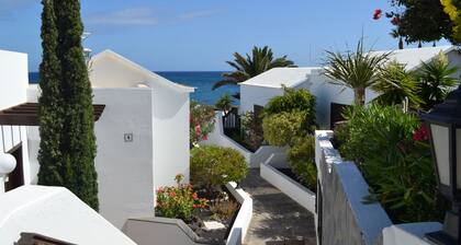 Super apartment. Fantastic private complex directly by the sea/pool/glass fibre internet