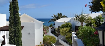 Super apartment. Fantastic private complex directly by the sea/pool/glass fibre internet