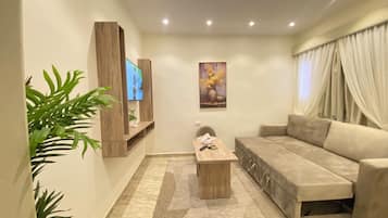 Family Suite, 2 Bedrooms, City View, Mountainside | Egyptian cotton sheets, premium bedding, pillow-top beds, free minibar
