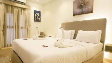 Egyptian cotton sheets, premium bedding, pillow-top beds, free minibar