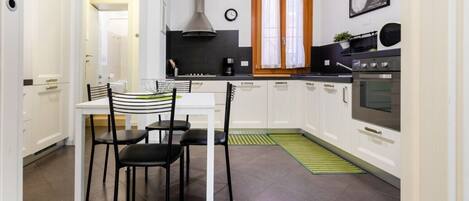 Microones, forn, placa de cuina i rentaplats