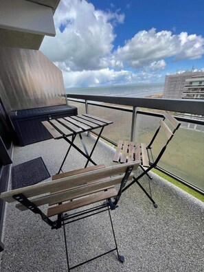 Property grounds - Charming studio with side sea view and indoor pool (La Panne)