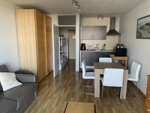 Interior - Charming studio with side sea view and indoor pool (La Panne)