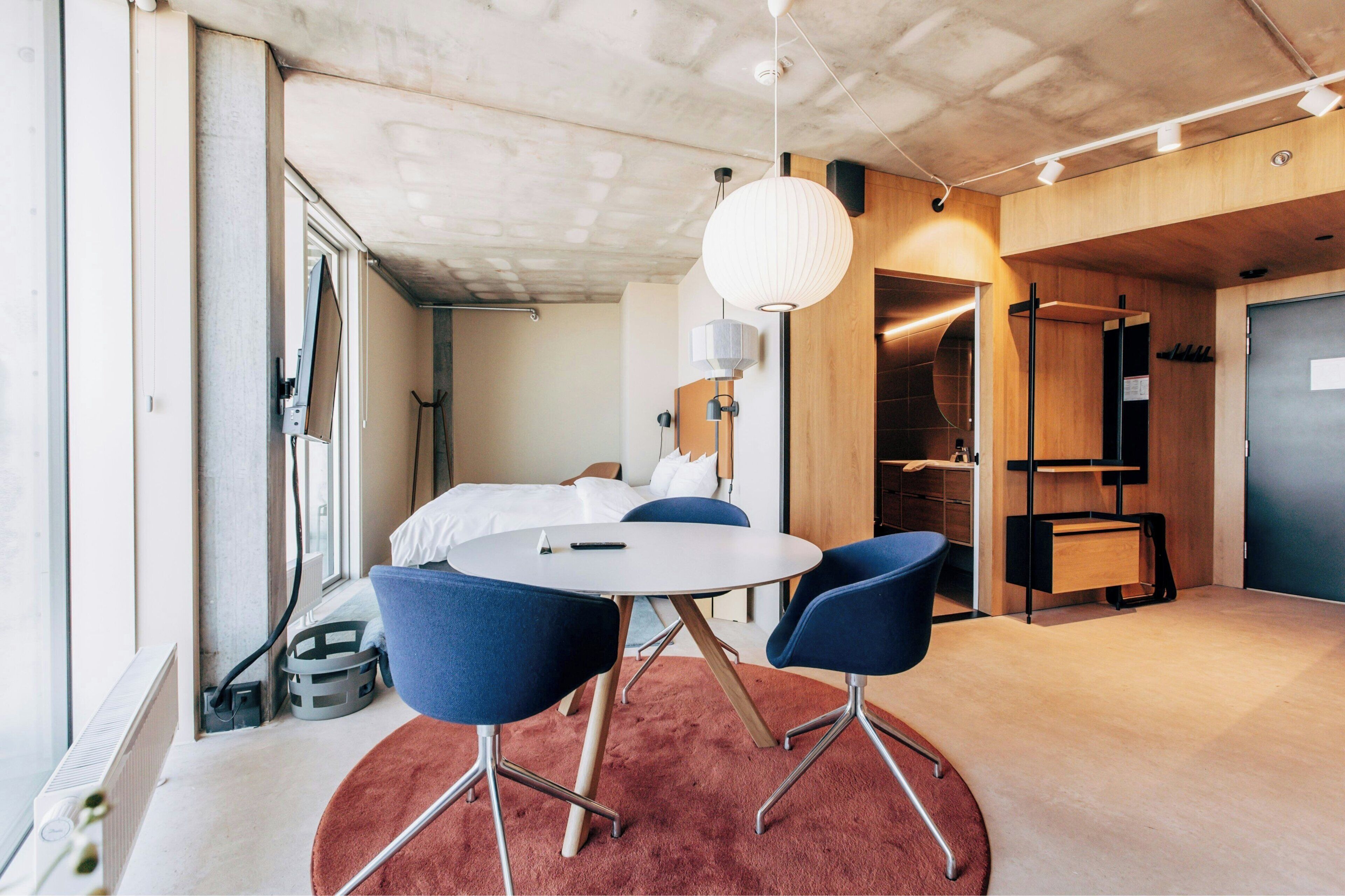 Laptop workspace, iron/ironing board, cribs/infant beds, free WiFi