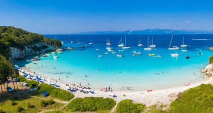 Flora Maisonettes 1 Walk to Beach A C Wifi Car Not Required