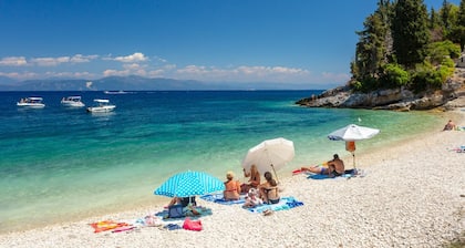 Flora Maisonettes 1 Walk to Beach A C Wifi Car Not Required