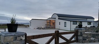 Luxury Villa Six Suites Private Path to Sea