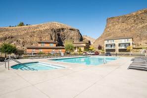 Piscine extérieure, piscine chauffée